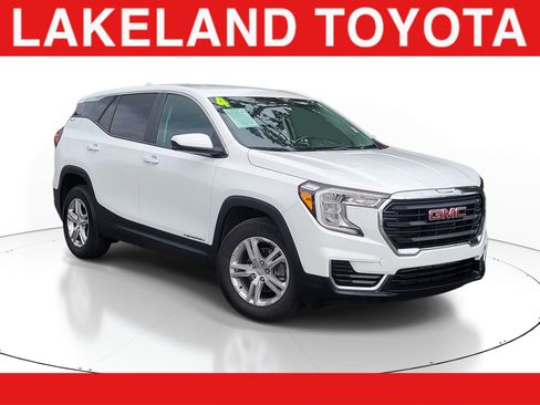 Used 2024 GMC Terrain SLE FWD image 1