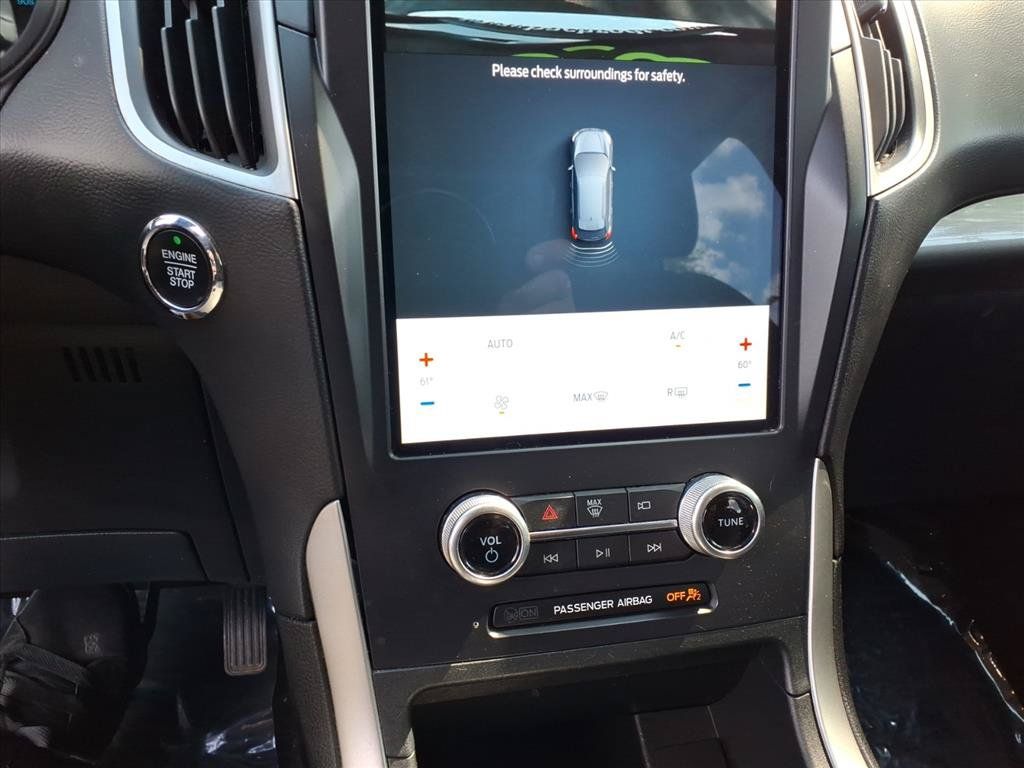 Used 2022 Ford Edge SE w/ Black Appearance Package AWD/4WD image 11
