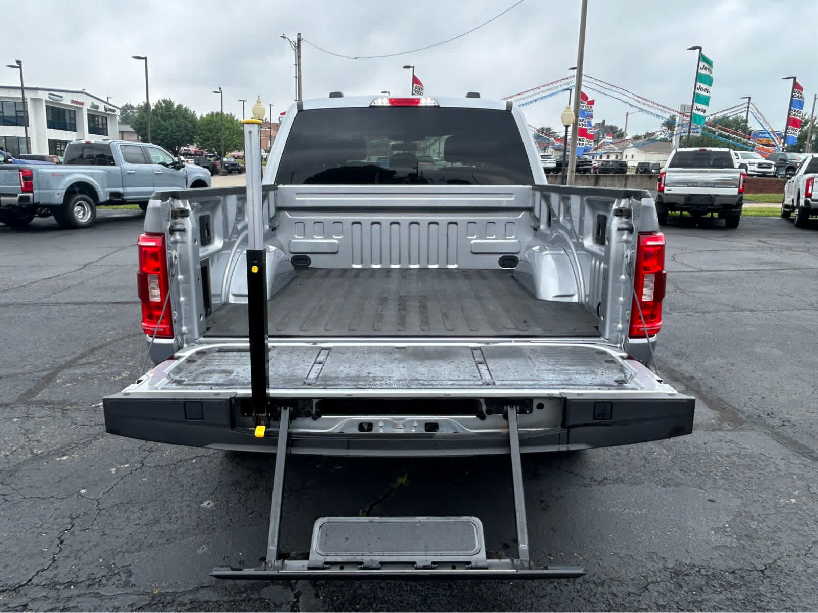 Used 2022 Ford F150 XLT w/ Equipment Group 302A High AWD/4WD image 6