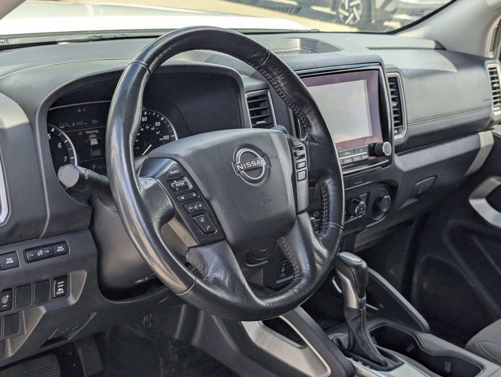 Used 2023 Nissan Frontier SV w/ SV Convenience Package RWD image 13