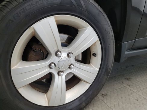 Used 2016 Jeep Compass Latitude image 31