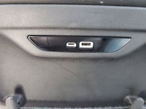 Certified 2024 Chrysler Pacifica Touring-L image 25