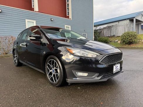 Used 2017 Ford Focus SEL image 8