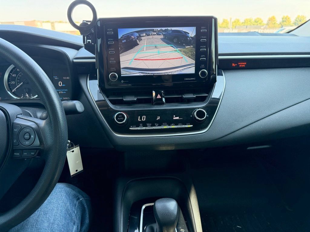 Used 2021 Toyota Corolla LE FWD image 21