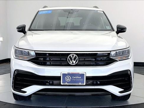 Certified 2023 Volkswagen Tiguan SE R-Line AWD/4WD image 8