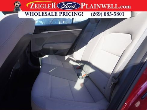 Used 2019 Hyundai Elantra SE image 11