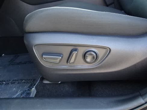 Used 2025 Toyota RAV4 XLE w/ Convenience Package AWD/4WD image 17