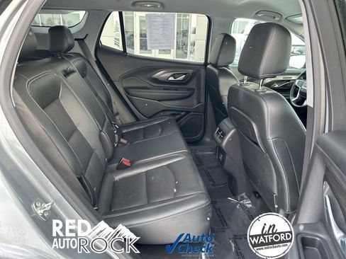 Used 2024 GMC Terrain SLT image 16