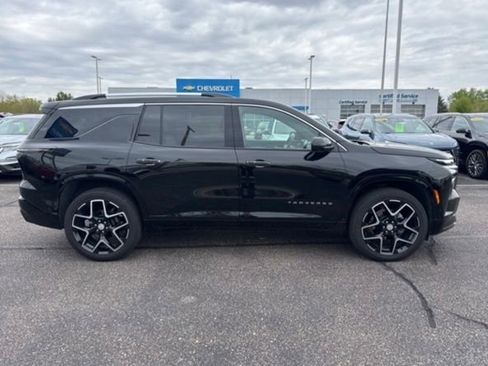 Used 2025 Chevrolet Traverse High Country w/ LPO, Floor Liner Package AWD/4WD image 14