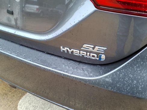 Certified 2021 Toyota Camry SE FWD image 9