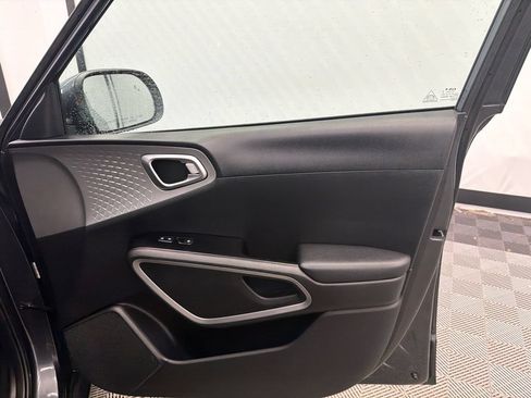 Used 2024 Kia Soul LX w/ Option Group 015 FWD image 14
