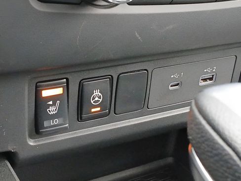 Used 2024 Nissan Frontier SL image 22