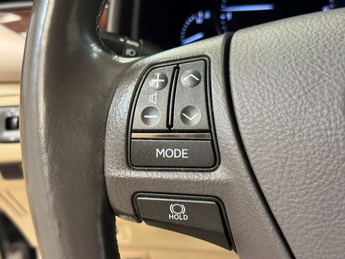 Used 2013 Lexus LS 460 AWD w/ Comfort Pkg image 44