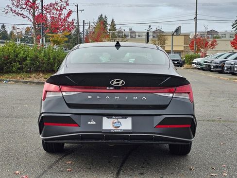 New 2026 Hyundai Elantra SEL Sport Premium image 6