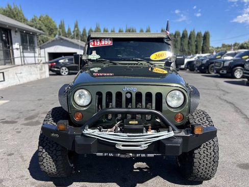 Used 2008 Jeep Wrangler Unlimited Rubicon w/ Dual Top Group AWD/4WD image 2