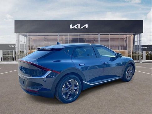 New 2025 Kia EV6 Light w/ Light LR Technology Package RWD image 8
