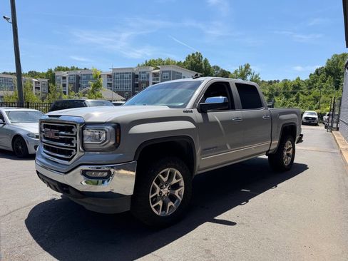 Used 2018 GMC Sierra 1500 SLT w/ SLT Premium Package AWD/4WD image 4