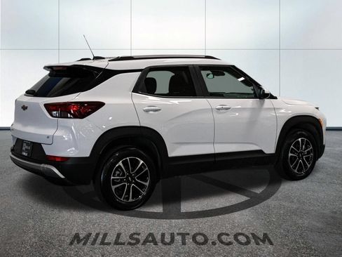Used 2026 Chevrolet TrailBlazer LT w/ Convenience Package AWD/4WD image 9