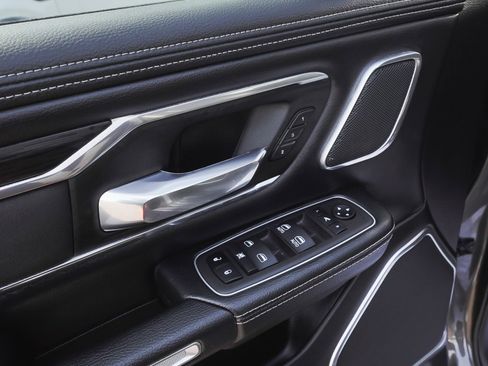 Used 2023 RAM 1500 Laramie AWD/4WD image 10