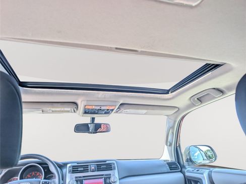 Used 2013 Toyota 4Runner SR5 w/ Convenience Pkg AWD/4WD image 19
