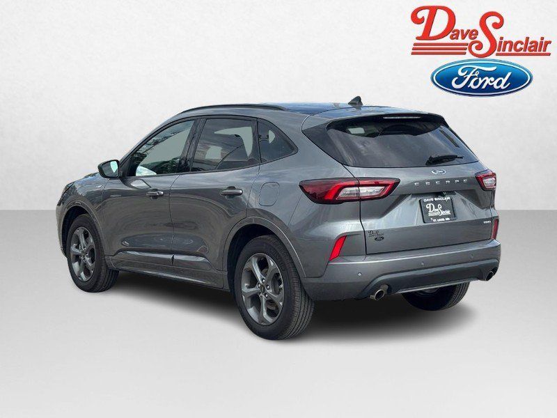 Used 2024 Ford Escape ST-Line w/ Tech Pack #1 AWD/4WD image 9