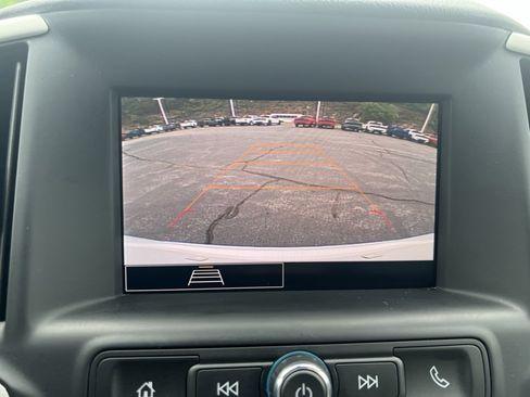 Used 2024 GMC Terrain SLE image 17