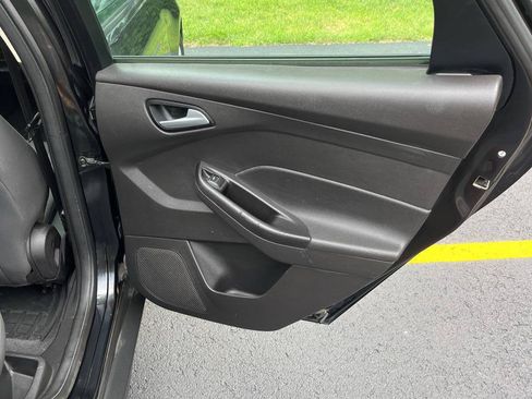 Used 2014 Ford Focus SE FWD image 17
