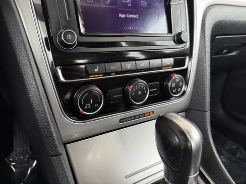 Used 2019 Volkswagen Passat 2.0T Wolfsburg FWD image 35