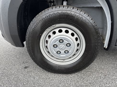 Used 2023 RAM ProMaster 2500 FWD image 13