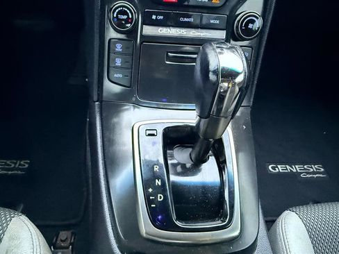 Used 2013 Hyundai Genesis 2.0T image 25
