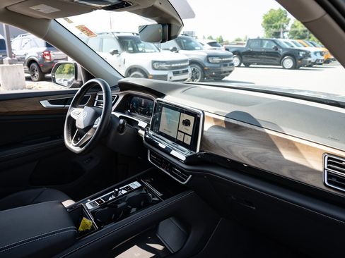 Used 2026 Volkswagen Atlas SE FWD image 22