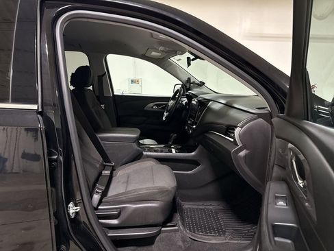 Used 2018 Chevrolet Traverse LT FWD image 21