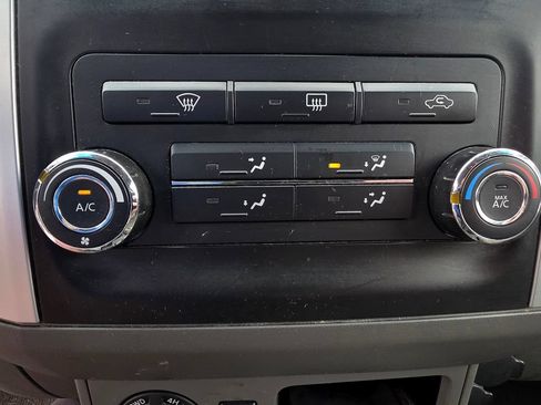 Used 2013 Nissan Frontier SV AWD/4WD image 19