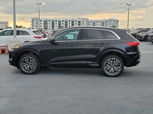 Certified 2025 Audi Q5 Premium Plus w/ Premium Plus AWD/4WD image 3