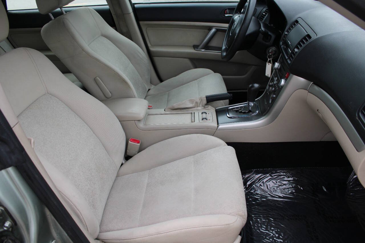 Used 2009 Subaru Outback 2.5i Special Edition AWD/4WD image 8