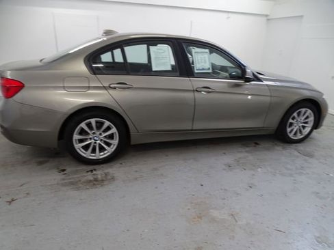 Used 2018 BMW 320i xDrive Sedan w/ Convenience Package image 24
