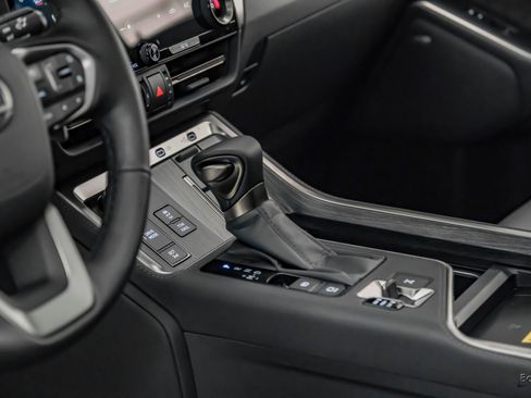 Used 2025 Lexus GX 550 w/ Accessory Package (2T) image 55