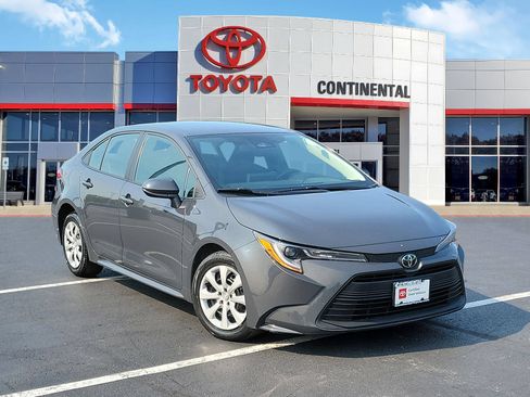 Certified 2025 Toyota Corolla LE FWD image 2