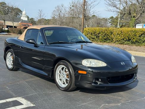 Used 2002 MAZDA MX-5 Miata 2dr Conv Cloth Auto image 9