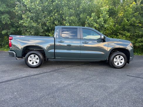 Used 2025 Chevrolet Silverado 1500 LT AWD/4WD image 23