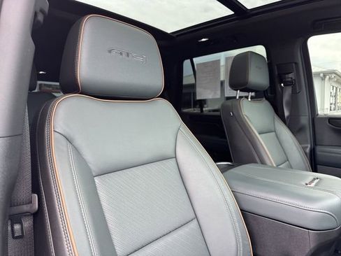 Used 2025 GMC Yukon AT4 w/ AT4 Premium Package AWD/4WD image 31