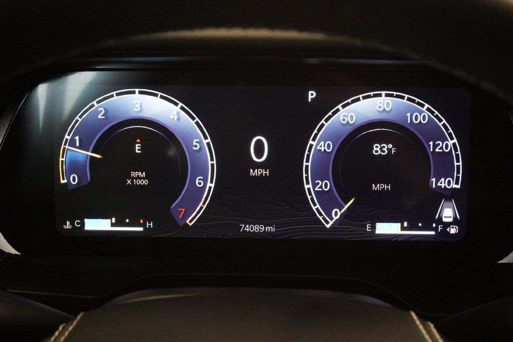 Used 2023 Jeep Grand Cherokee Overland RWD image 12