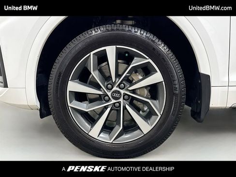 Used 2021 Audi Q5 2.0T Premium Plus w/ Premium Plus Package AWD/4WD image 2