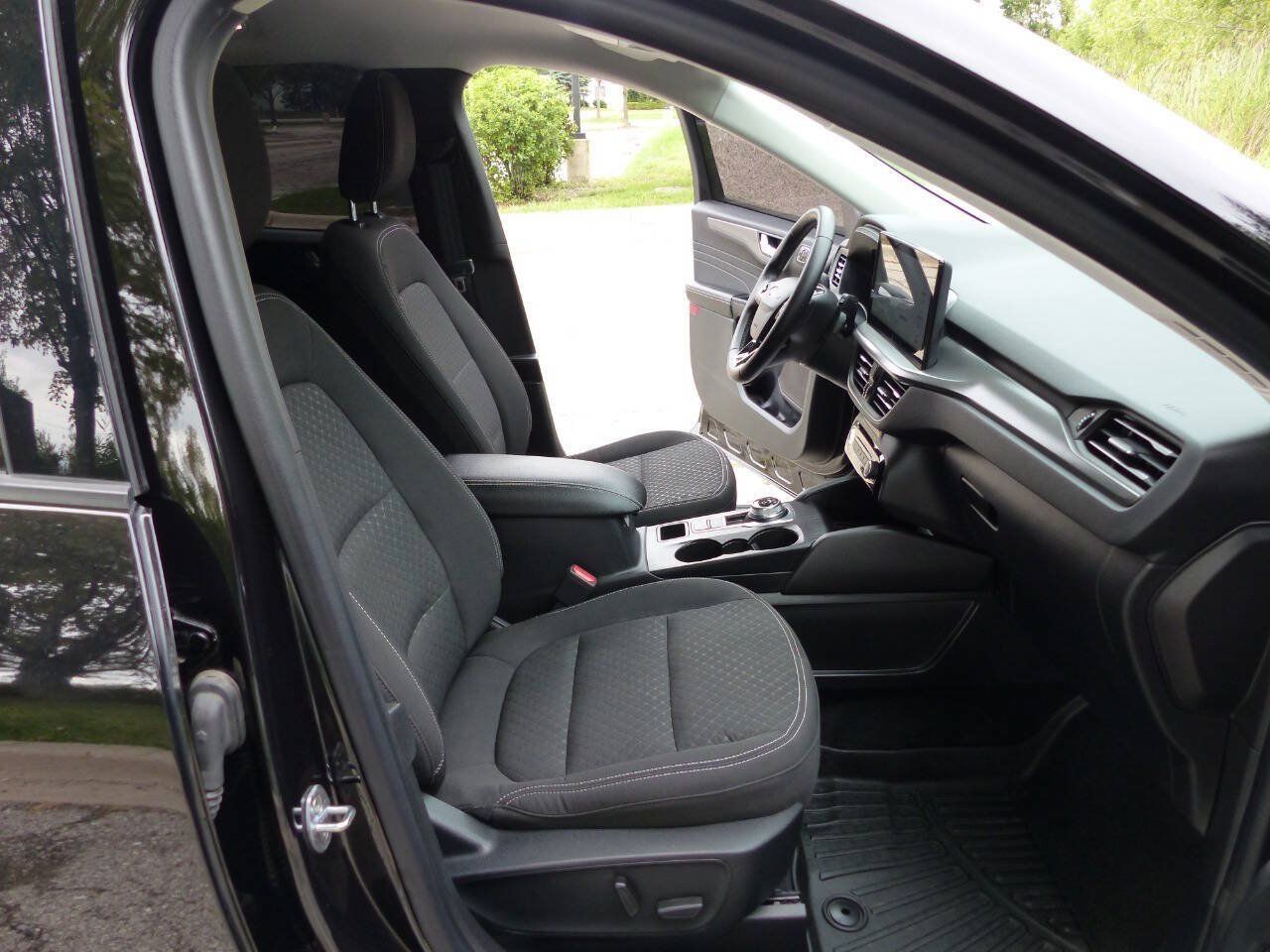 Used 2024 Ford Escape Active w/ Tech Pack #2 AWD/4WD image 45