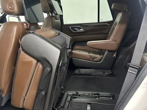 Used 2021 Chevrolet Tahoe High Country w/ Premium Package AWD/4WD image 28