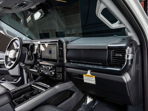 Used 2026 Ford F250 Lariat w/ Black Appearance Package image 18