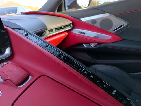 Used 2022 Chevrolet Corvette Stingray Premium Cpe w/ Z51 Performance Package image 16