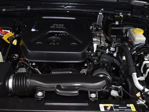 Used 2021 Jeep Wrangler Unlimited Sahara image 21