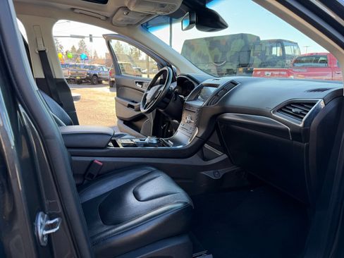 Used 2019 Ford Edge Titanium w/ Equipment Group 301A image 14