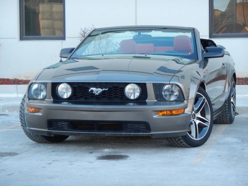 Used 2005 Ford Mustang GT Premium image 5